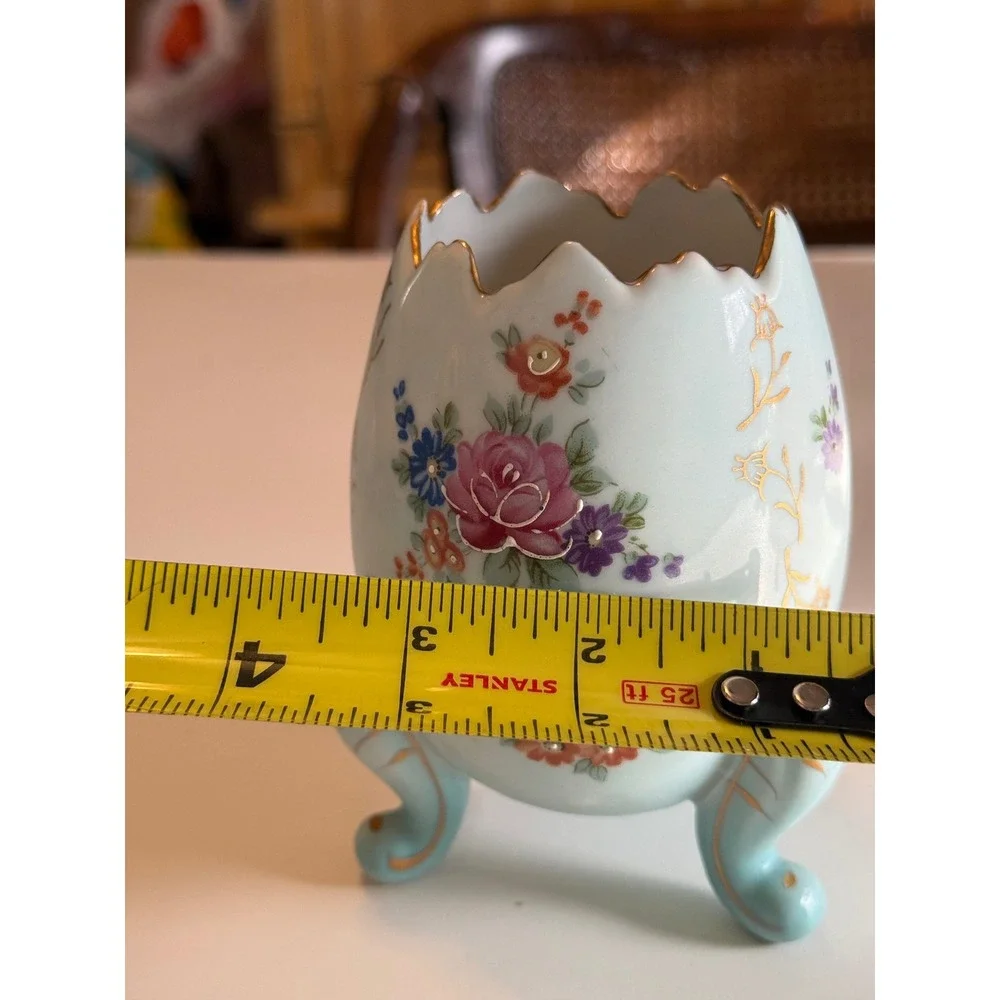 Vintage Porcelain Egg Footed Vase Blue Floral Gold Gilt Cracked Rim‎ 73010 5.5in